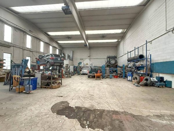 locale commerciale in vendita a Gorgonzola