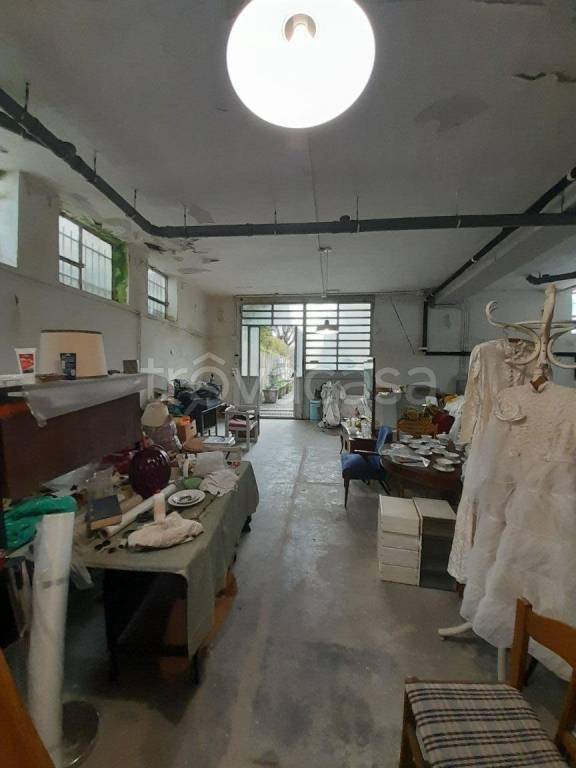 locale commerciale in vendita a Gorgonzola