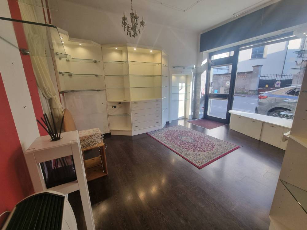 locale commerciale in vendita a Gorgonzola