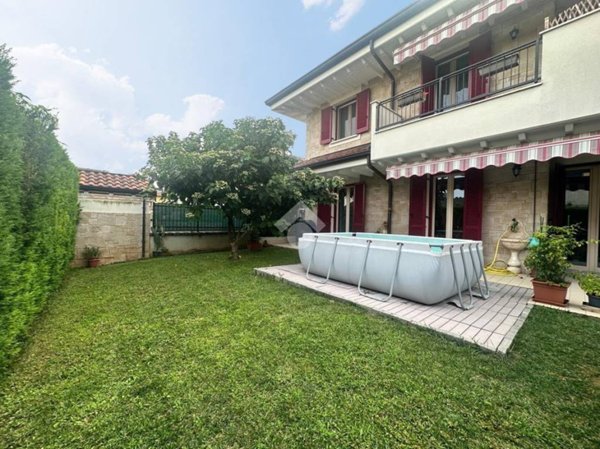 appartamento in vendita a Grezzago