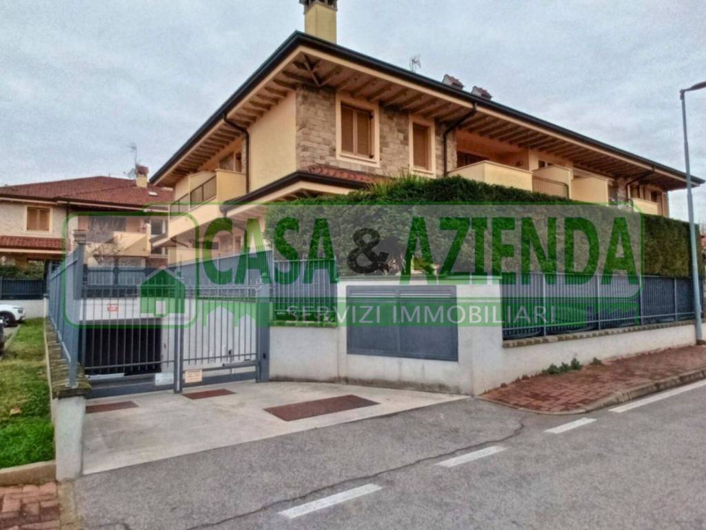 appartamento in vendita a Grezzago