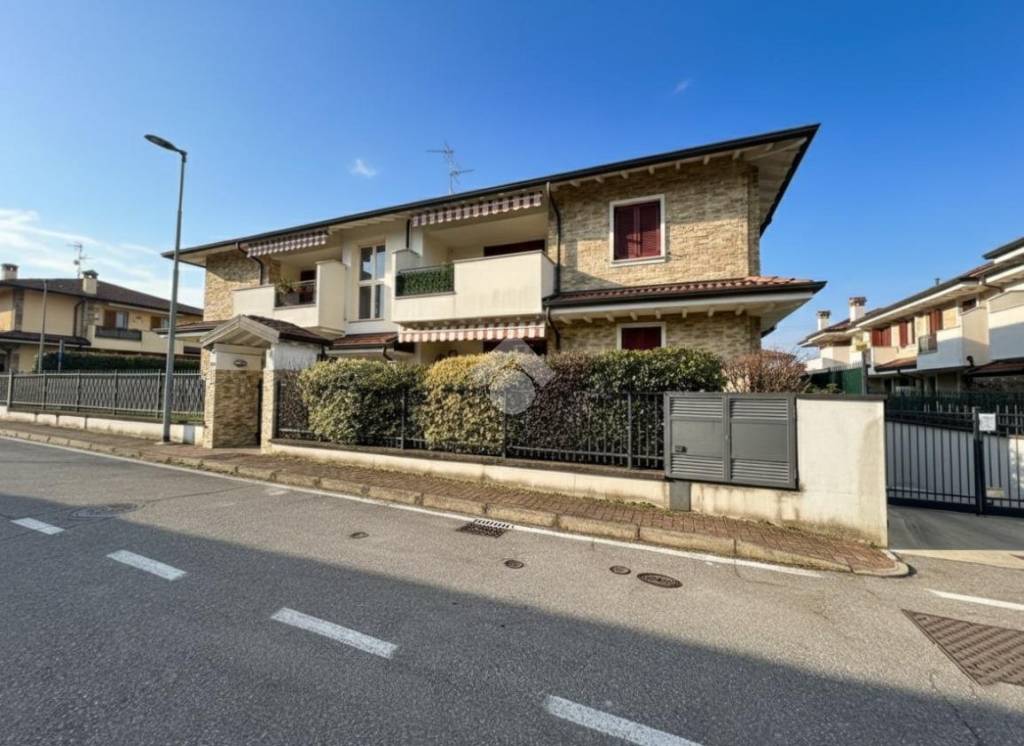 appartamento in vendita a Grezzago