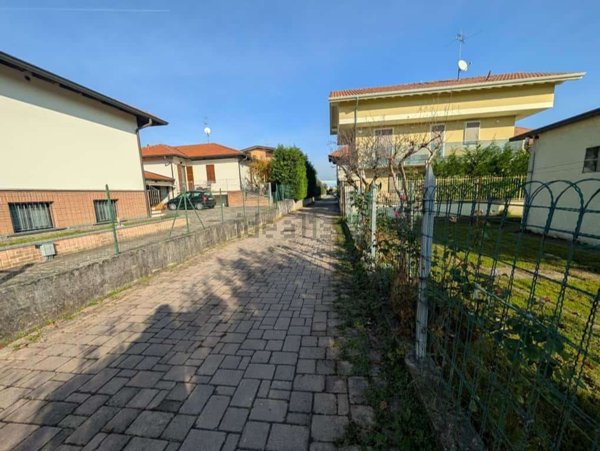 casa indipendente in vendita a Grezzago