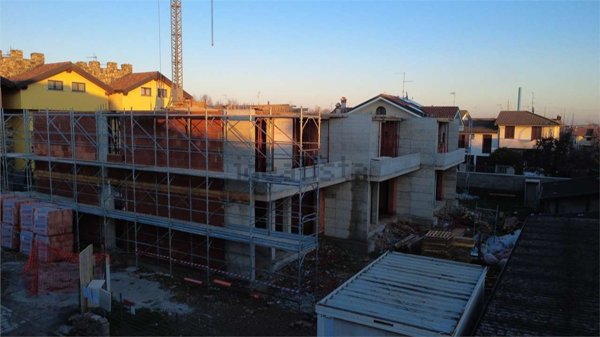 casa indipendente in vendita a Grezzago