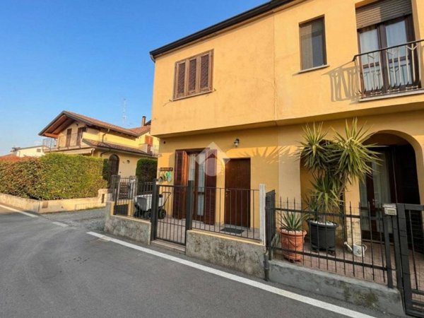 appartamento in vendita a Grezzago