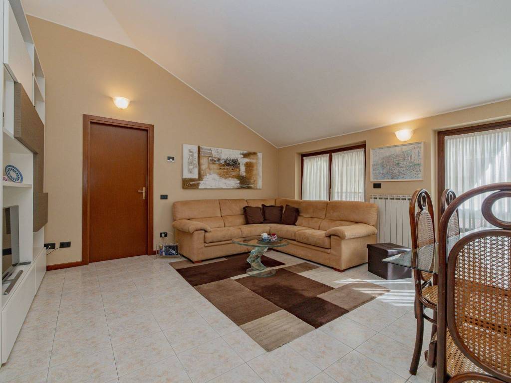 appartamento in vendita a Grezzago