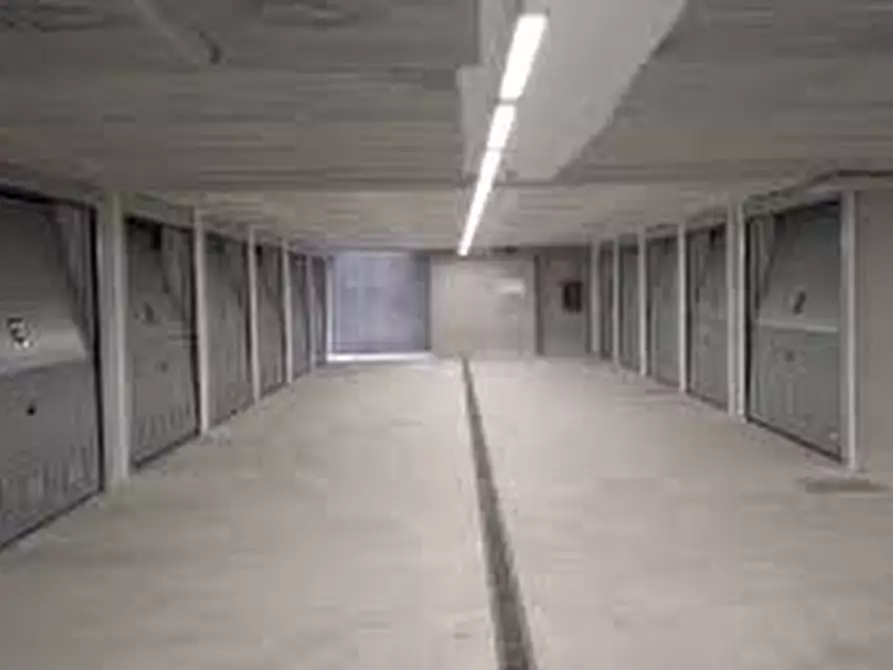 locale di sgombero in vendita a Grezzago