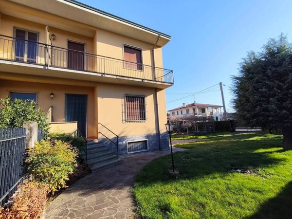 casa indipendente in vendita a Grezzago