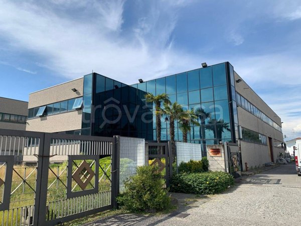 locale commerciale in vendita a Grezzago