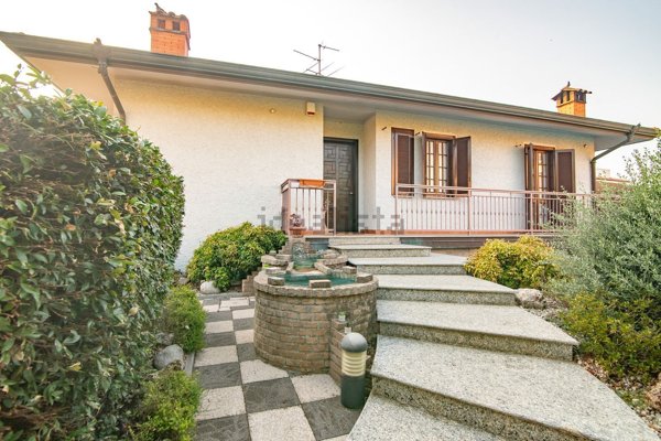 casa indipendente in vendita a Grezzago