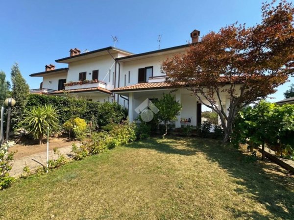 casa indipendente in vendita a Grezzago