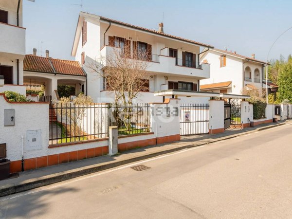 casa indipendente in vendita a Gudo Visconti