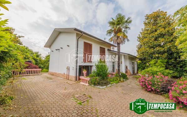 casa indipendente in vendita a Gudo Visconti