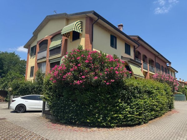 casa indipendente in vendita a Gudo Visconti