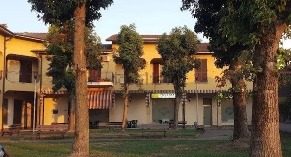 locale commerciale in vendita a Gudo Visconti