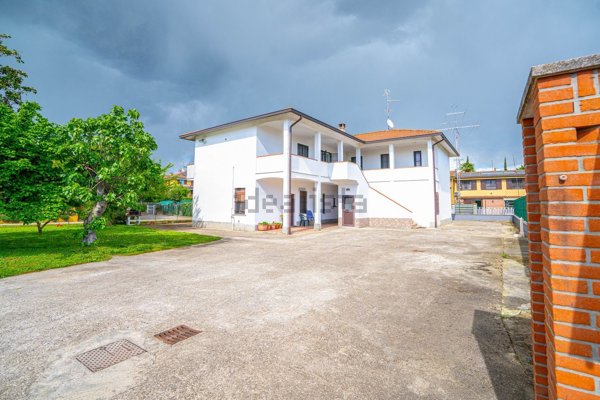casa indipendente in vendita a Gudo Visconti