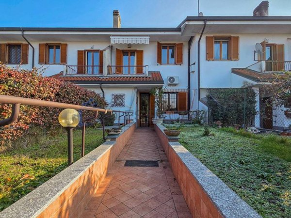 casa indipendente in vendita a Gudo Visconti