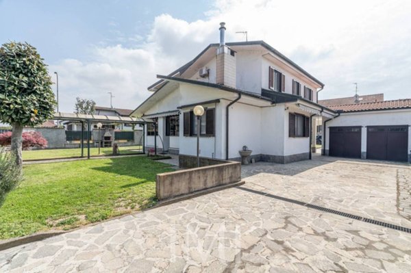 casa indipendente in vendita a Gudo Visconti
