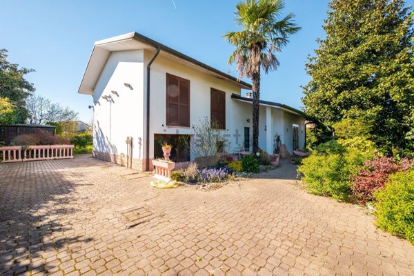 casa indipendente in vendita a Gudo Visconti