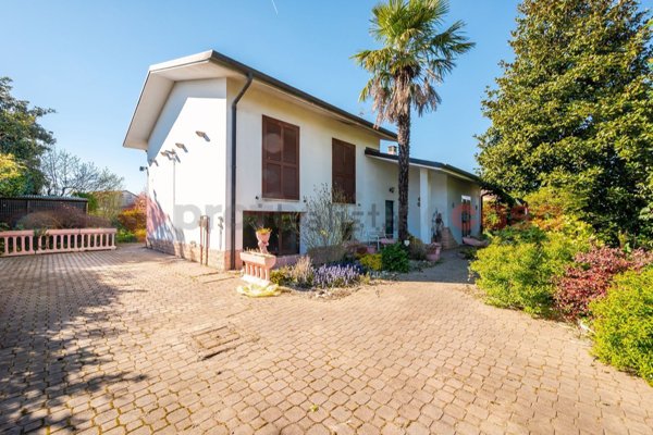 casa indipendente in vendita a Gudo Visconti
