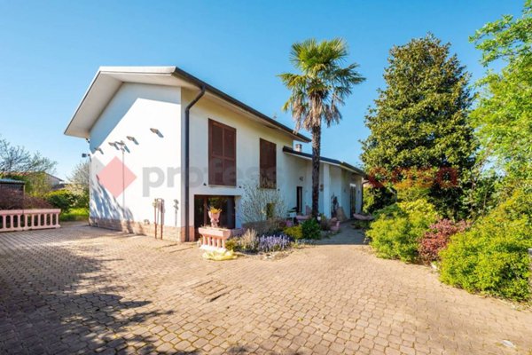 casa indipendente in vendita a Gudo Visconti