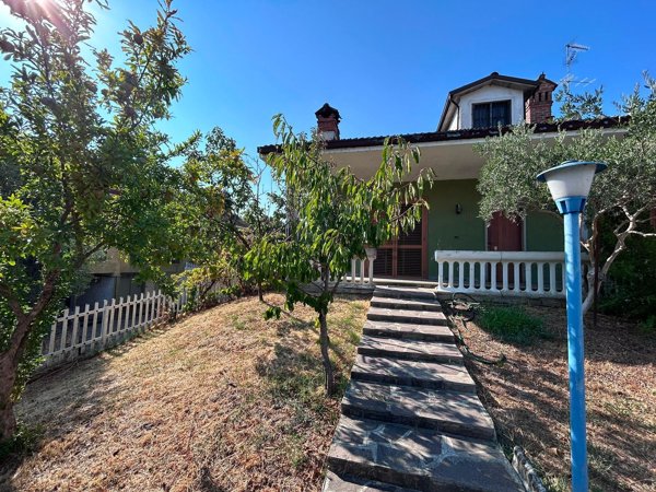 casa indipendente in vendita a Gudo Visconti