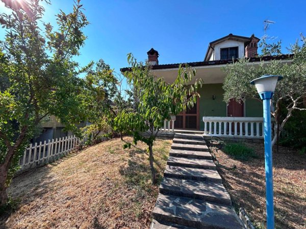 casa indipendente in vendita a Gudo Visconti