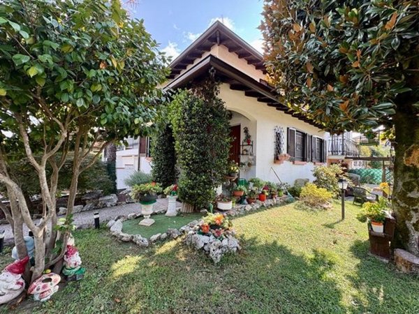 casa indipendente in vendita a Gudo Visconti