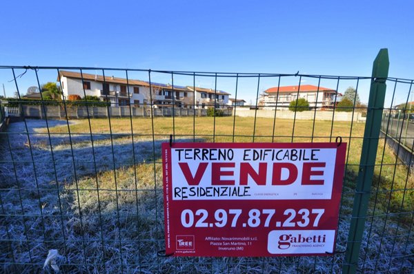 terreno edificabile in vendita ad Inveruno