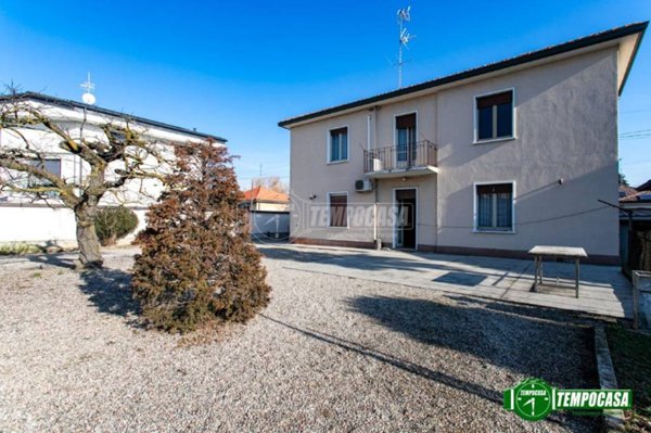 casa indipendente in vendita ad Inveruno