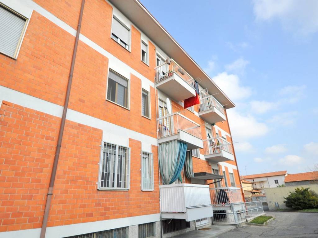 appartamento in vendita ad Inveruno in zona Furato
