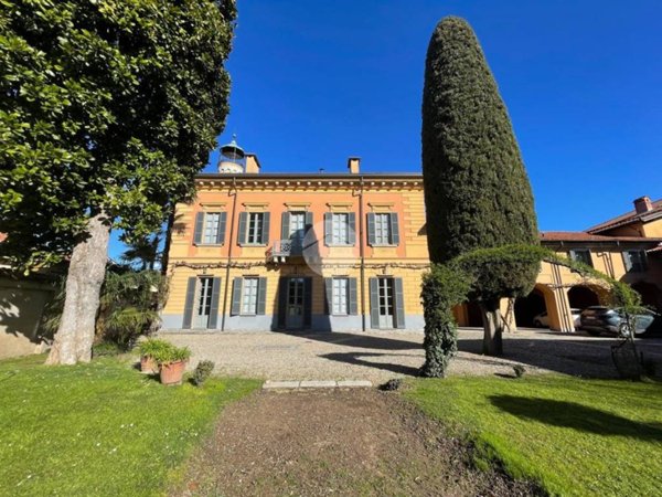 villa in vendita ad Inveruno