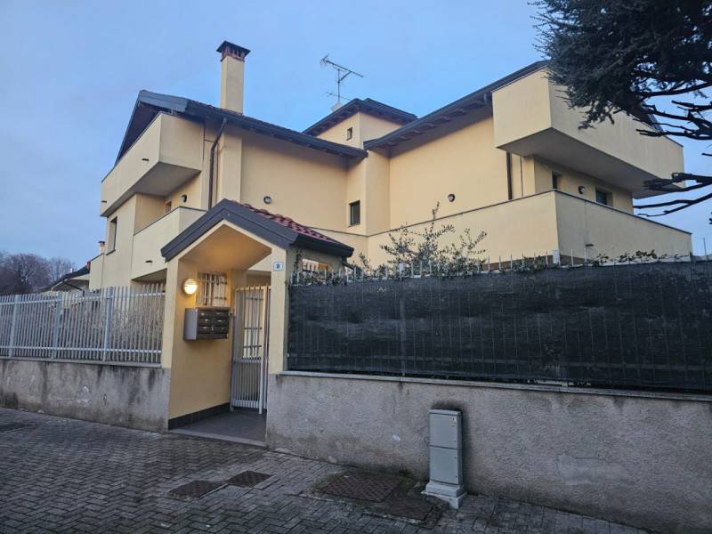 appartamento in vendita ad Inveruno