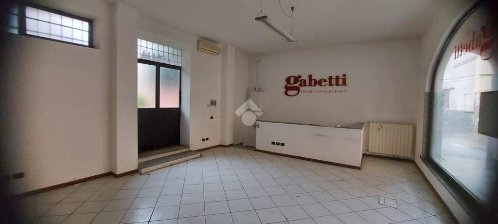 negozio in vendita ad Inveruno