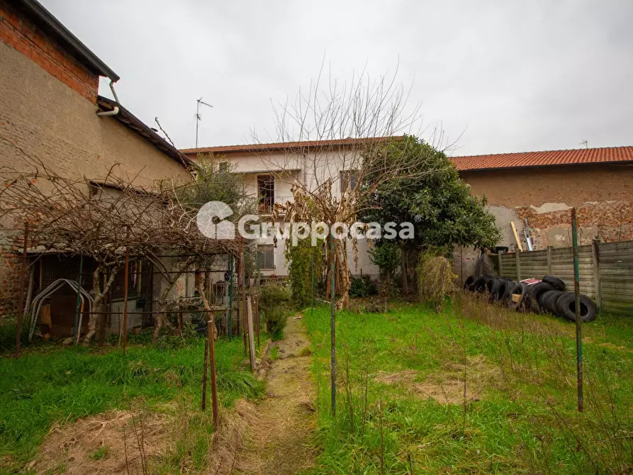 casa indipendente in vendita ad Inveruno in zona Furato