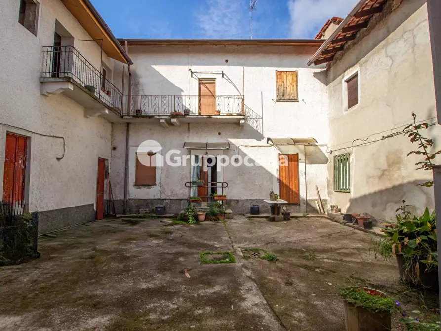 casa indipendente in vendita ad Inveruno in zona Furato