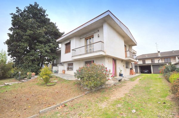 casa indipendente in vendita ad Inveruno
