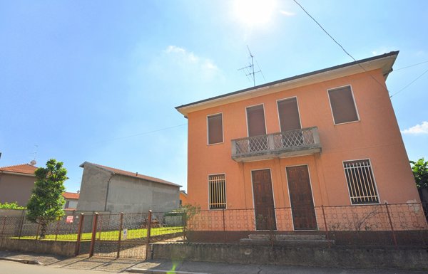 casa indipendente in vendita ad Inveruno