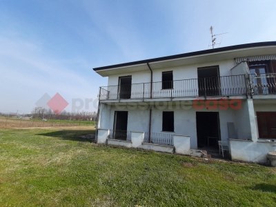 appartamento in vendita ad Inveruno in zona Furato
