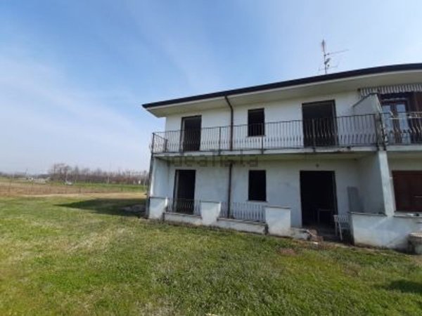 appartamento in vendita ad Inveruno in zona Furato