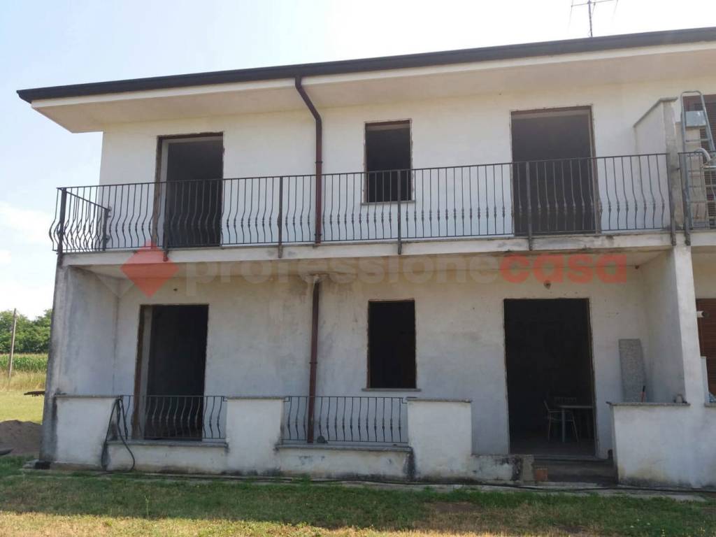 appartamento in vendita ad Inveruno in zona Furato