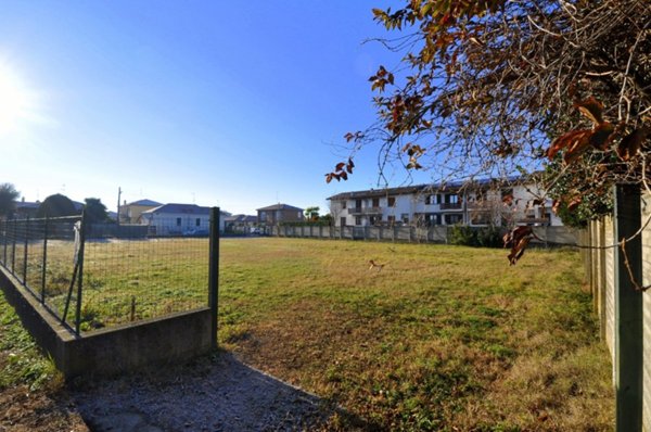 casa indipendente in vendita ad Inveruno
