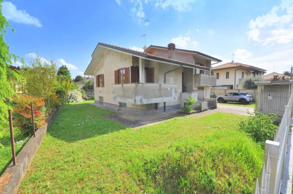 casa indipendente in vendita ad Inveruno