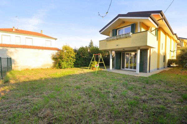 casa indipendente in vendita ad Inveruno