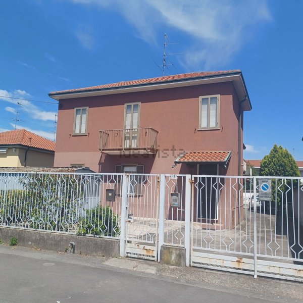appartamento in vendita ad Inveruno