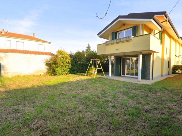 casa indipendente in vendita ad Inveruno