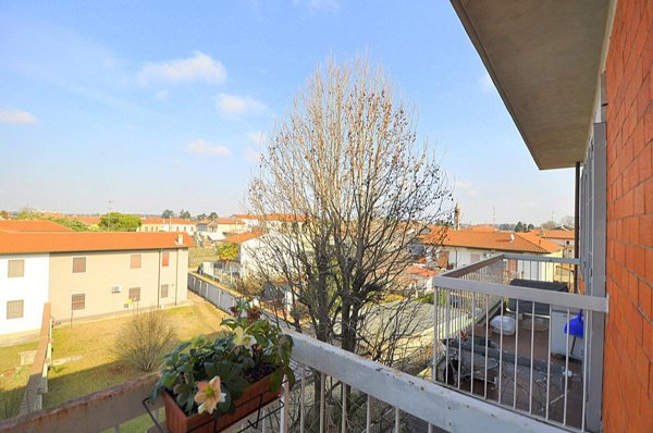 appartamento in vendita ad Inveruno in zona Furato