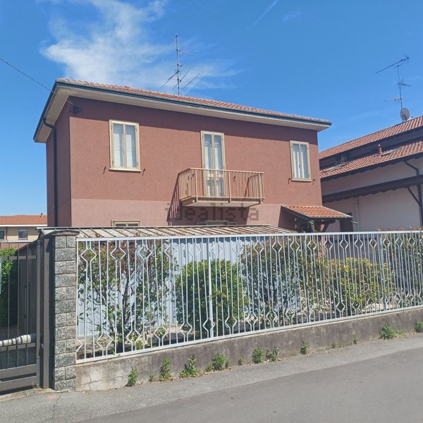 appartamento in vendita ad Inveruno