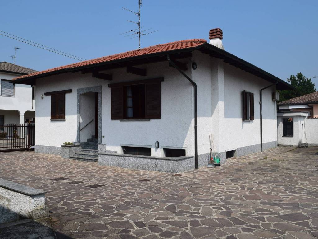 casa indipendente in vendita ad Inveruno