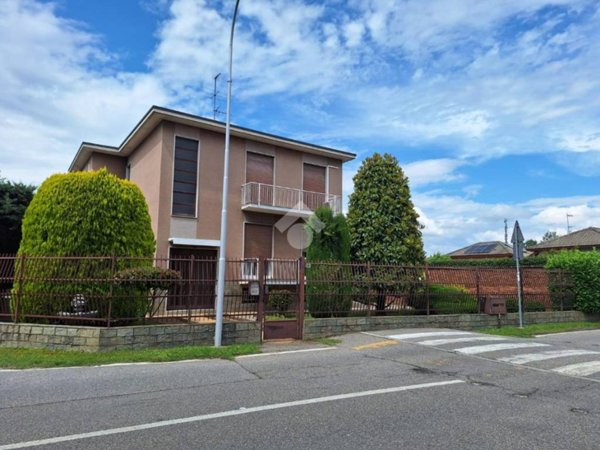 casa indipendente in vendita ad Inveruno